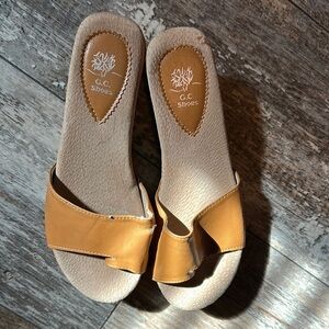 G.C Shoes mustard Senorita Platform Wedges Size 7